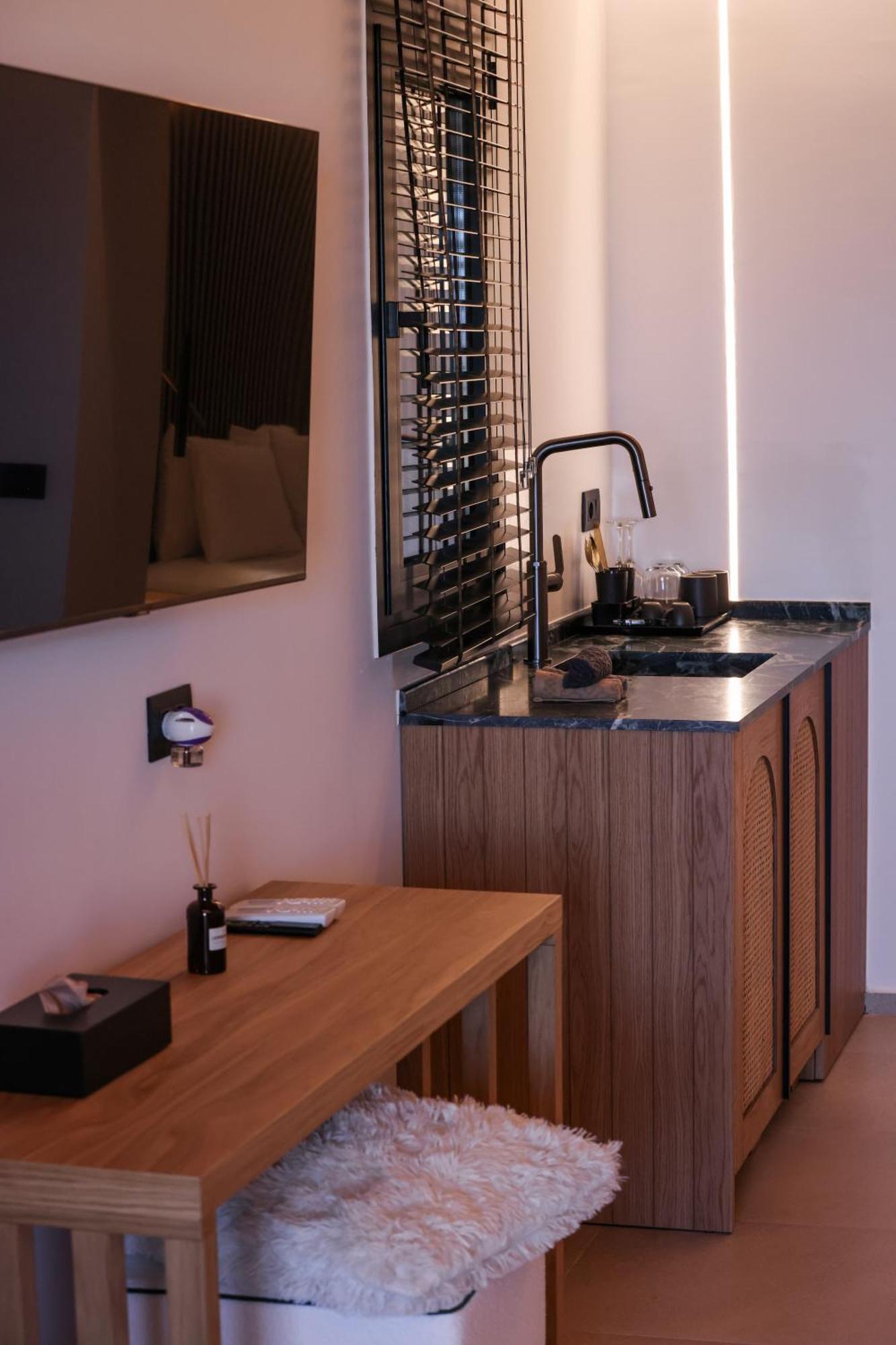 Queen Kalliopi Suites Plintri Exterior photo